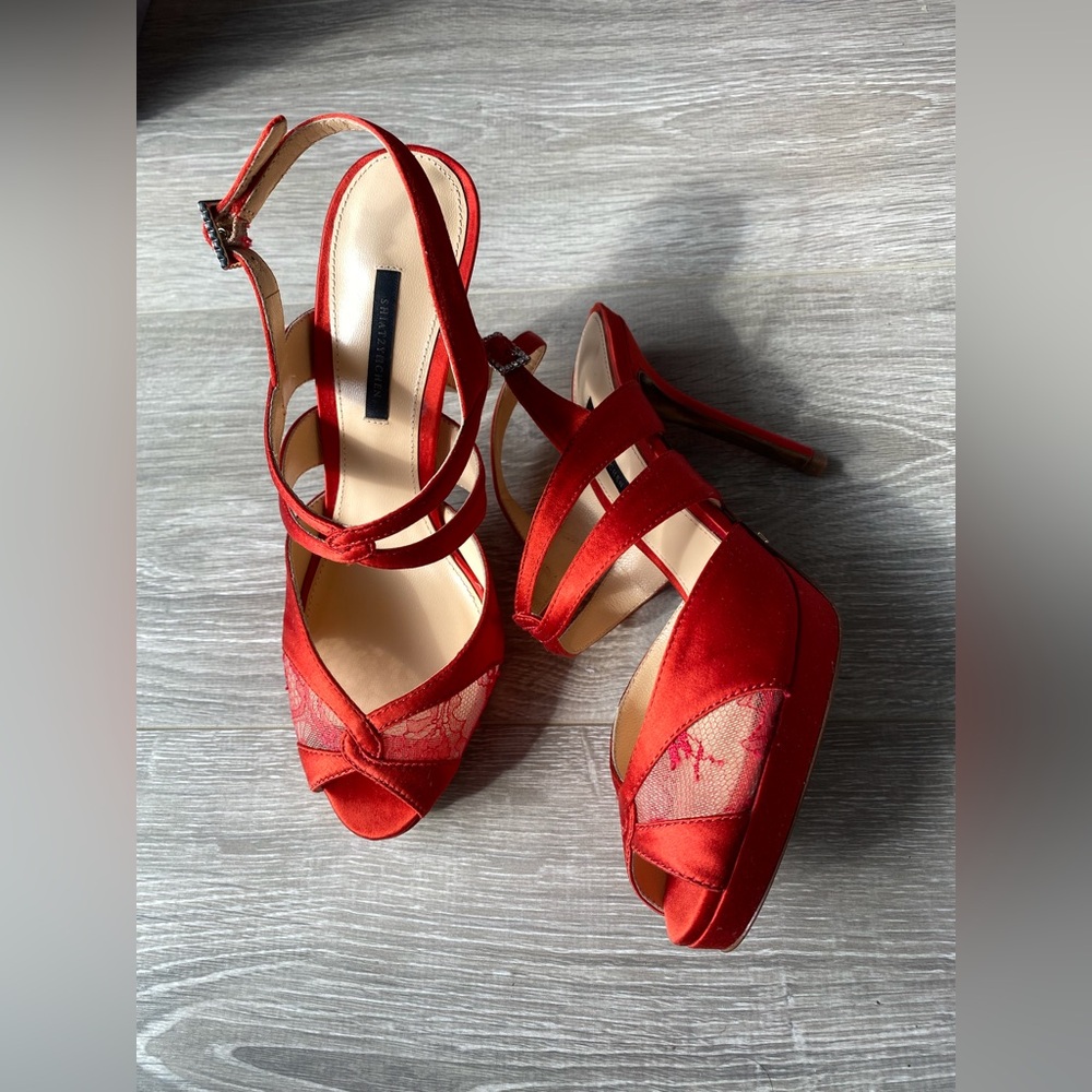 Size 37.5 Beautiful Great condition Shiatzy Chen Red heels